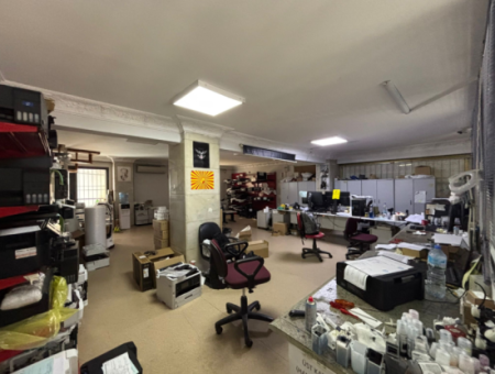 4 Offices 1 Shop 8 Warehouses 1000M2 Workplace For Sale In Basmane!