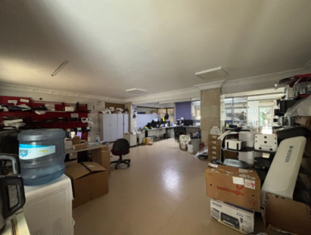 200M2 Shop With A Blanket For Sale Free Of Charge In Konak Basmane!