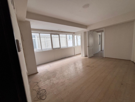 Alsancak Şair Eşref Boulevard Near Mosque 1 1 Office/Flat For Rent!