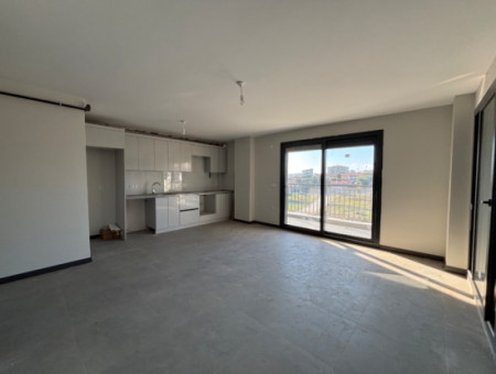 2 1 Flats For Sale With Large Balconies In Seferihisar Çolakibrahim Bey Neighborhood