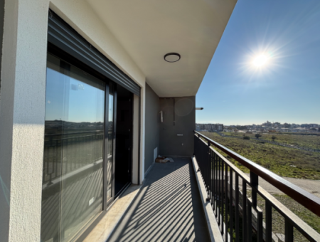 2 1 Flats For Sale With Large Balconies In Seferihisar Çolakibrahim Bey Neighborhood
