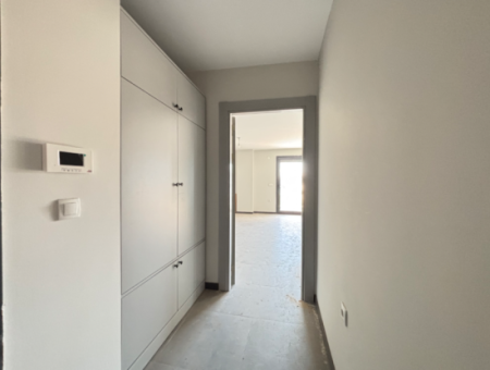 2 1 Flats For Sale With Large Balconies In Seferihisar Çolakibrahim Bey Neighborhood