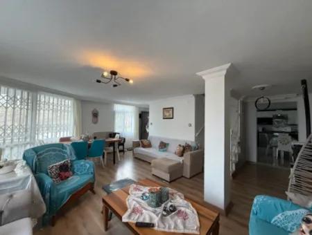 Villa For Sale In Seferihisar Akarca Atakum Sitesi With Sea View From The Garden