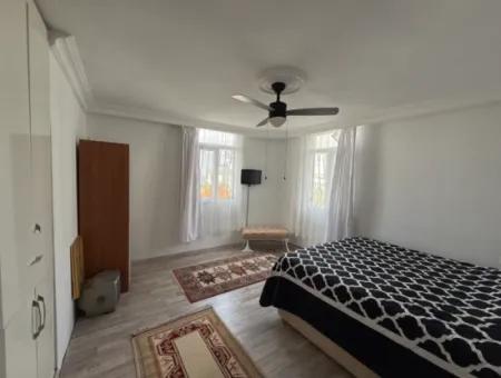 Villa For Sale In Seferihisar Akarca Atakum Sitesi With Sea View From The Garden