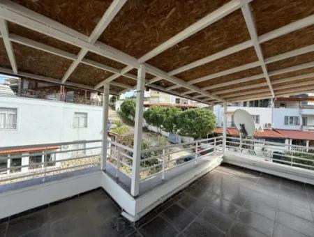 Villa For Sale In Seferihisar Akarca Atakum Sitesi With Sea View From The Garden