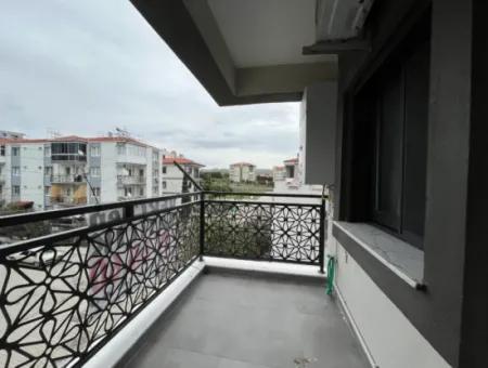 Spacious 1 1 Apartment In Seferihisar Camikebir District, Close To İzmir Street