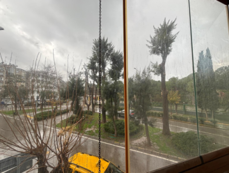 Alsancak Fair View Corner 3 1 1St Floor Well-Maintained Apartment For Rent!