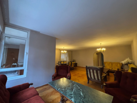 Centrally Located, Spacious And Useful 4 1 Apartment For Rent On Mustafa Enver Bey Street In Alsancak.