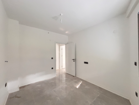 2 1 Flats For Sale With Underfloor Heating Near Seferihisar Hidirlik Mosque