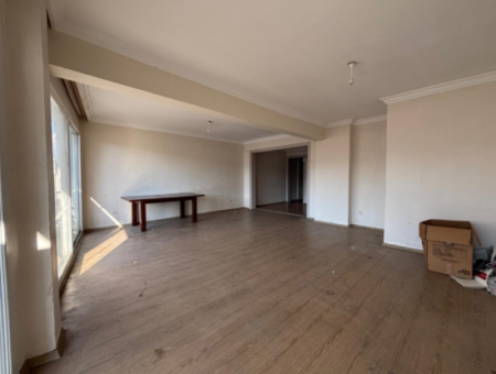 Alsancak Kıbrıs Şehitleri Street Above Warehouse 3Rd Floor Office/Office For Rent