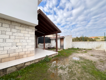 Furnished Villa For Annual Rent With Large Garden In Çeşme Alaçati