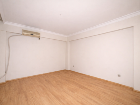 For Rent 3 Rooms 1 Living Room Office / Bureau On Alsancak Cumhuriyet Boulevard