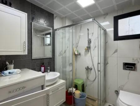 Seferihisar Camikebir Neighborhood – In The Center, 1 1 Flat With Balcony For Sale