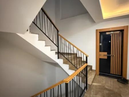 Seferihisar Camikebir Neighborhood – In The Center, 1 1 Flat With Balcony For Sale