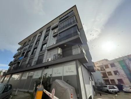 Seferihisar Camikebir Neighborhood – In The Center, 1 1 Flat With Balcony For Sale