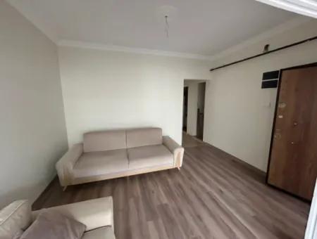 Near Alsancak State Hospital 2 1 Well-Maintained Flat For Rent