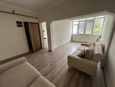 Near Alsancak State Hospital 2 1 Well-Maintained Flat For Rent