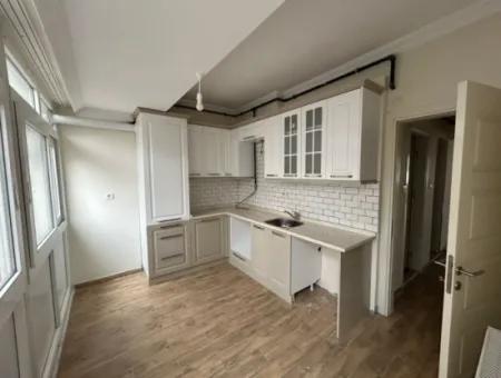 Near Alsancak State Hospital 2 1 Well-Maintained Flat For Rent