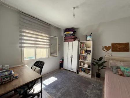 3 1 Apartment For Sale In Ulamış From Veri! 1/2 Of The Detached House Is On Sale!