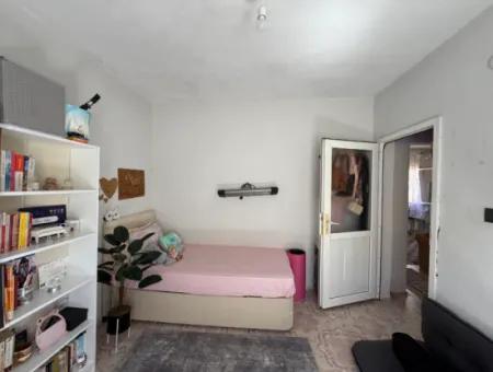 3 1 Apartment For Sale In Ulamış From Veri! 1/2 Of The Detached House Is On Sale!