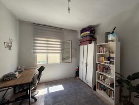 3 1 Apartment For Sale In Ulamış From Veri! 1/2 Of The Detached House Is On Sale!