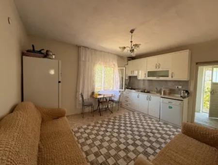 3 1 Apartment For Sale In Ulamış From Veri! 1/2 Of The Detached House Is On Sale!