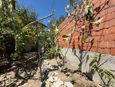 3 1 Apartment For Sale In Ulamış From Veri! 1/2 Of The Detached House Is On Sale!