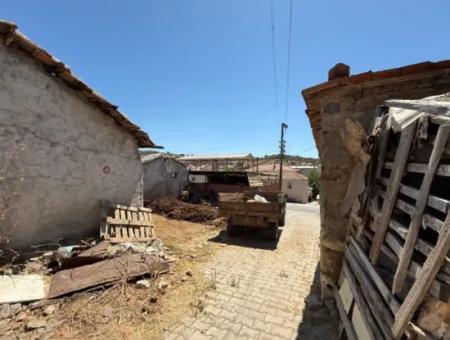 3 1 Apartment For Sale In Ulamış From Veri! 1/2 Of The Detached House Is On Sale!