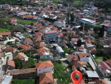 3 1 Apartment For Sale In Ulamış From Veri! 1/2 Of The Detached House Is On Sale!