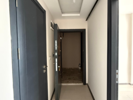 1 1 Apartment For Rent In The City Center In Seferihisar Camikebir