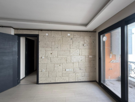 1 1 Apartment For Rent In The City Center In Seferihisar Camikebir