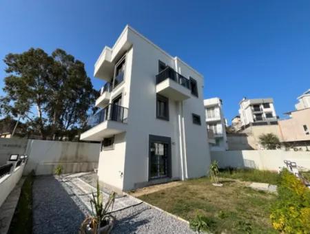 Ultra Luxury Detached Villa In A Beach Site In Akarca