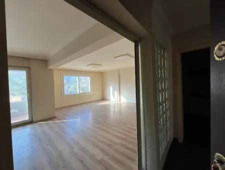 Opportunity For A Spacious And Bright Apartment In The Heart Of The City