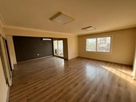 Opportunity For A Spacious And Bright Apartment In The Heart Of The City