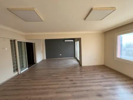 Opportunity For A Spacious And Bright Apartment In The Heart Of The City