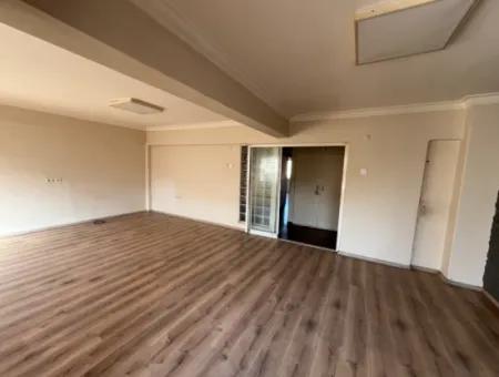 Opportunity For A Spacious And Bright Apartment In The Heart Of The City