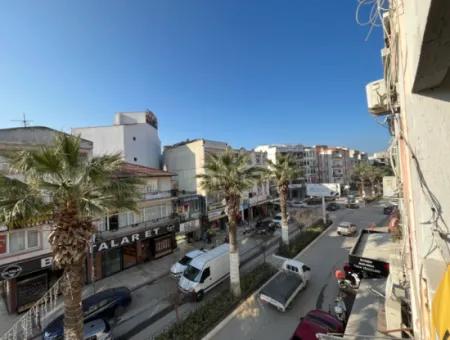 Opportunity For A Spacious And Bright Apartment In The Heart Of The City