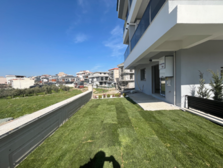 Brand New 1 1 Flat With Garden Use In Seferihisar Çolakibrahimbey Neighborhood