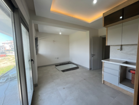 Brand New 1 1 Flat With Garden Use In Seferihisar Çolakibrahimbey Neighborhood