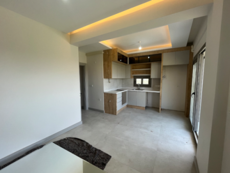 Brand New 1 1 Flat With Garden Use In Seferihisar Çolakibrahimbey Neighborhood