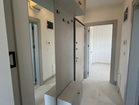 Brand New 1 1 Flat With Garden Use In Seferihisar Çolakibrahimbey Neighborhood