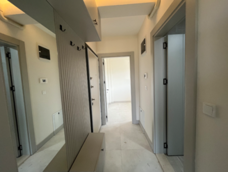 Brand New 1 1 Flat With Garden Use In Seferihisar Çolakibrahimbey Neighborhood