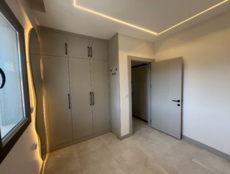 Brand New 1 1 Flat With Garden Use In Seferihisar Çolakibrahimbey Neighborhood