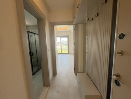 Brand New 1 1 Flat With Garden Use In Seferihisar Çolakibrahimbey Neighborhood