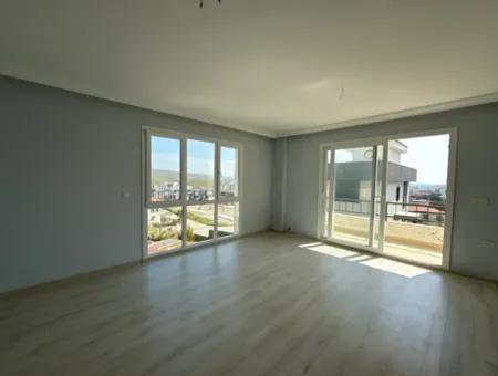 Spacious 1 1 Flat For Rent In Seferihisar Çolakibrahimbey Neighborhood