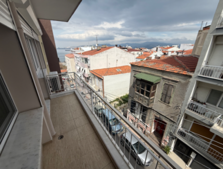 Fireplace Mezzanine Flat With Parking Lot Close To The Street In Küçükyali