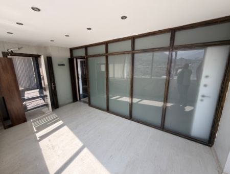 Office/Office With Elevator On Narlidere Mithatpaşa Street