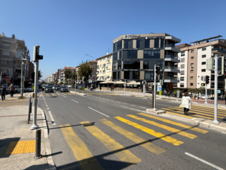Office/Office With Elevator On Narlidere Mithatpaşa Street