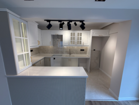 Fully Renovated Mezzanine Corner In Göztepe Susuz Dede