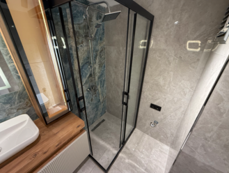 Fully Renovated Mezzanine Corner In Göztepe Susuz Dede